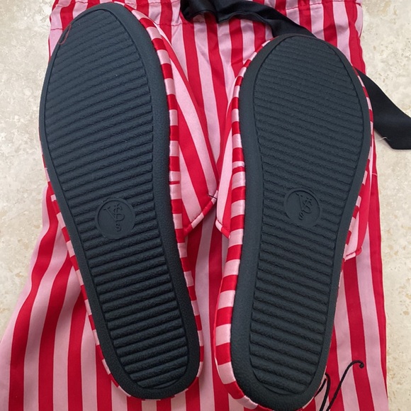 Victoria’s Secret Satin Slippers S - Picture 4 of 4